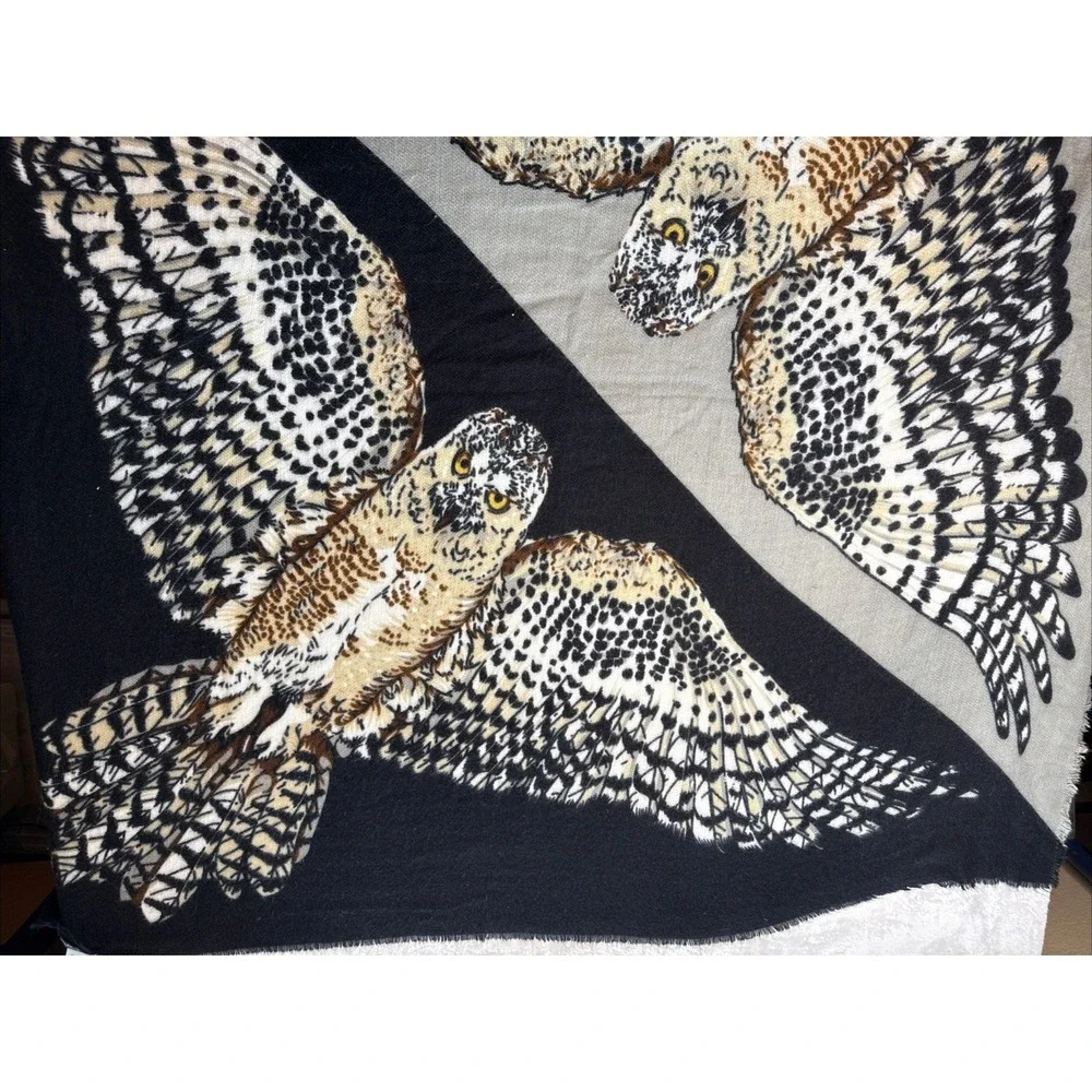 The Pyramid Collection Brown Owl Soft Blanket Throw Wrap With Fringe 55x55
